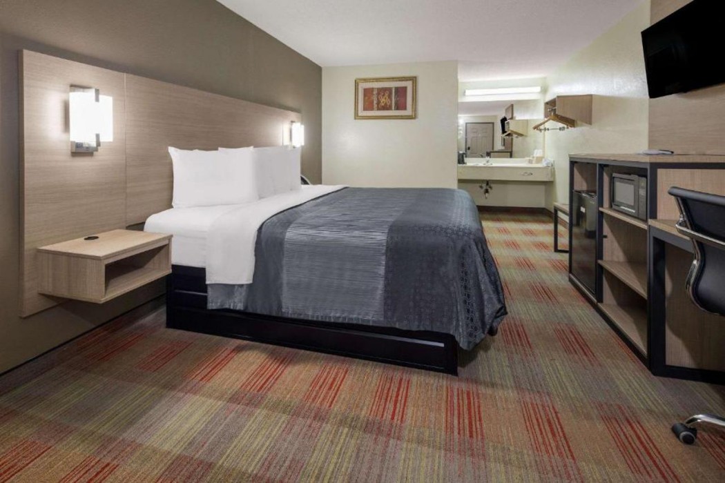Rodeway Inn Ardmore I-65 8/20