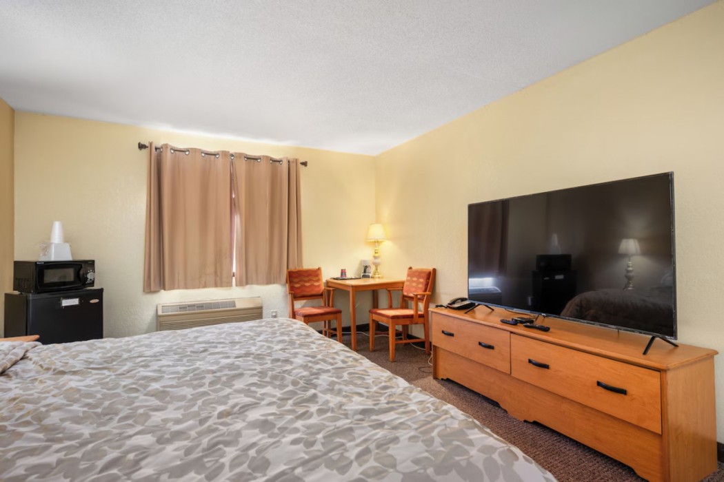 StayInn Grand Forks 7/36