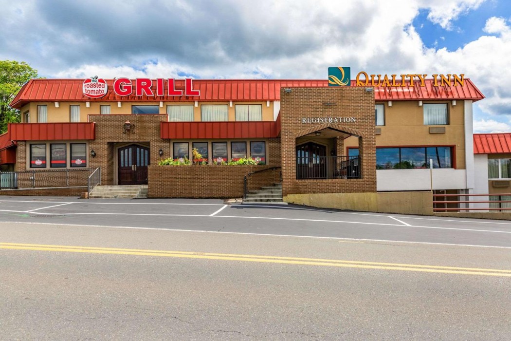 Quality Inn East Stroudsburg - Poconos 1/41