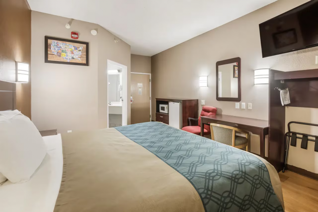 Econo Lodge Morristown West 8/19