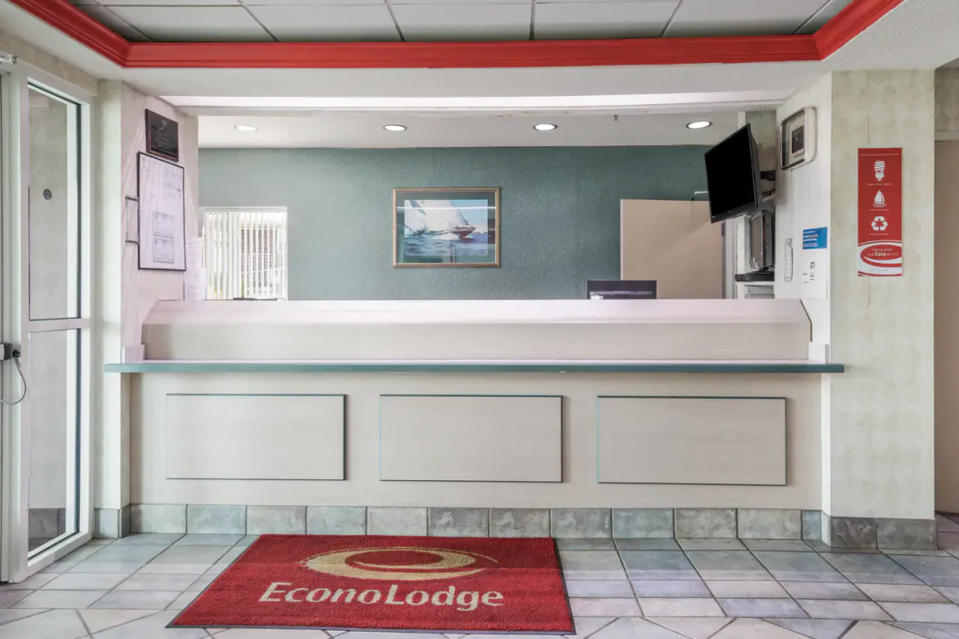 Econo Lodge Morristown West 2/19