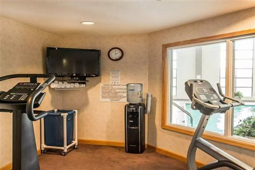 Quality Inn & Suites Cincinnati I-275 16/26