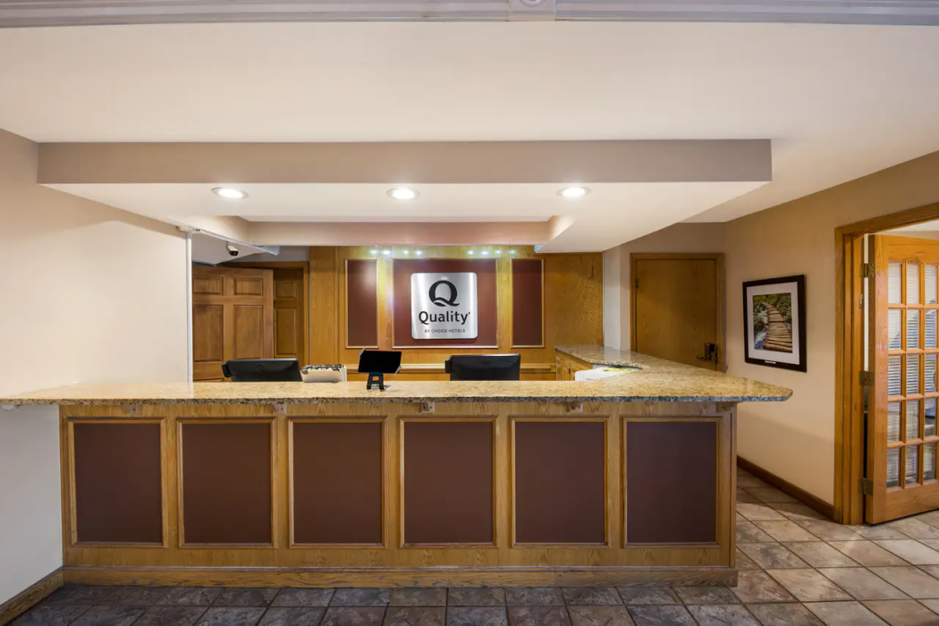 Quality Inn & Suites Cincinnati I-275 5/26