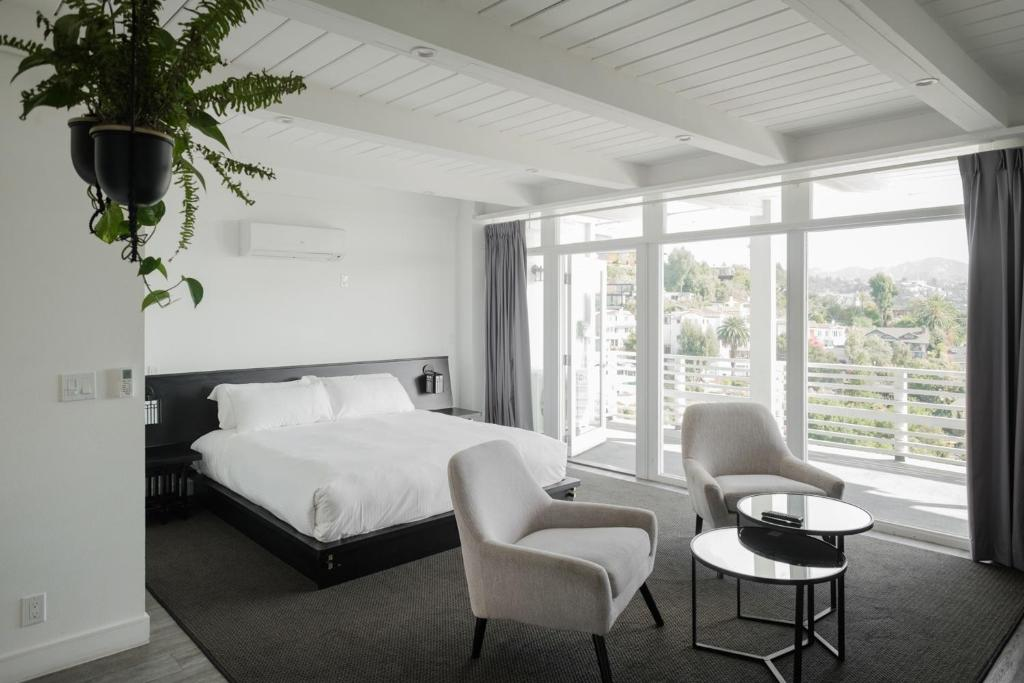 Hollywood Hills Hotel 7/55