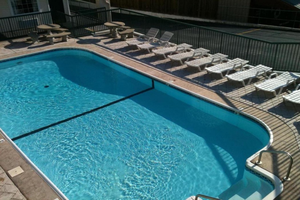 Days Inn by Wyndham Branson Near Theatre District 21/27
