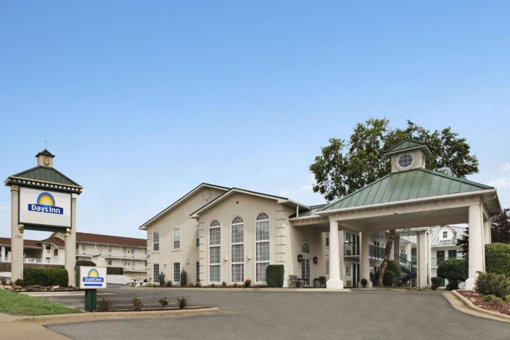 Days Inn by Wyndham Branson Near Theatre District 1/27