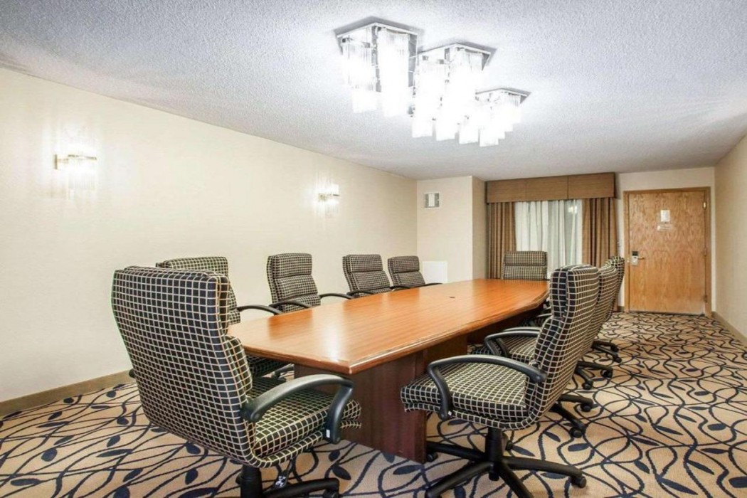 Comfort Inn Bourbonnais Near I-57 18/38