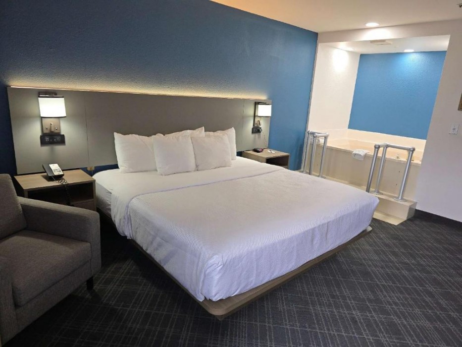 Comfort Inn Bourbonnais Near I-57 10/38