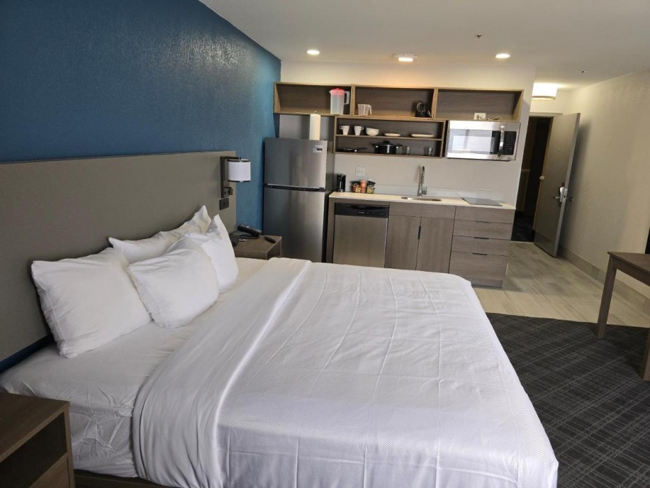 Comfort Inn Bourbonnais Near I-57 11/38