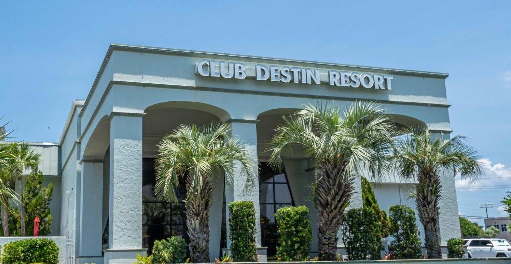Club Destin 2/28