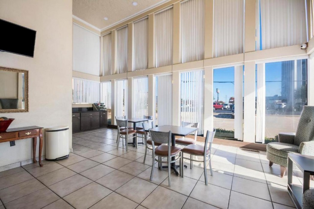 Econo Lodge Inn and Suites Oklahoma City 5/31