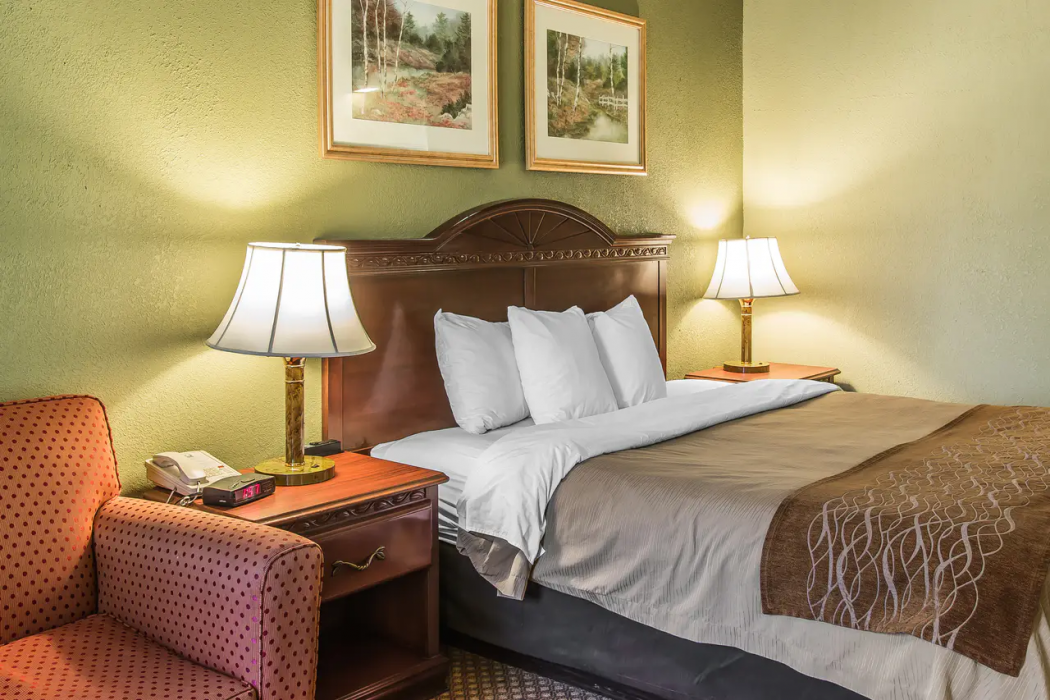 Quality Inn & Suites Ann Arbor Hwy 23 9/27
