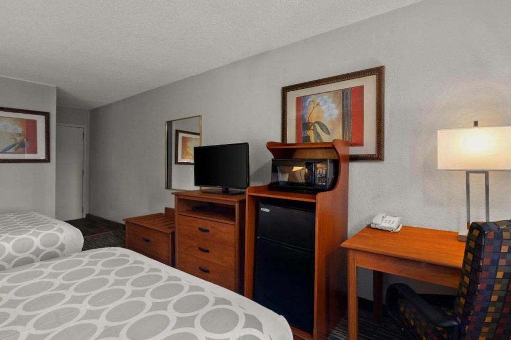 Park Inn by Radisson, Detroit Metro Airport 6/29