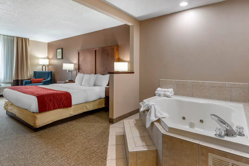 Comfort Inn and Suites Lawrenceburg, IN 11/43