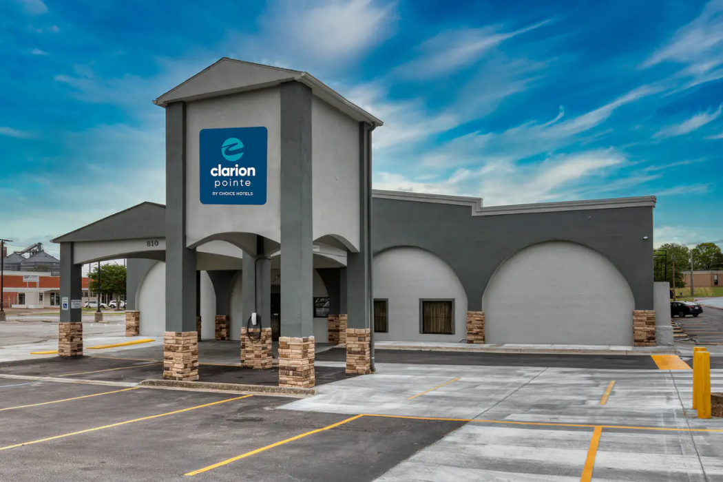 Clarion Pointe Decatur River City 1/41