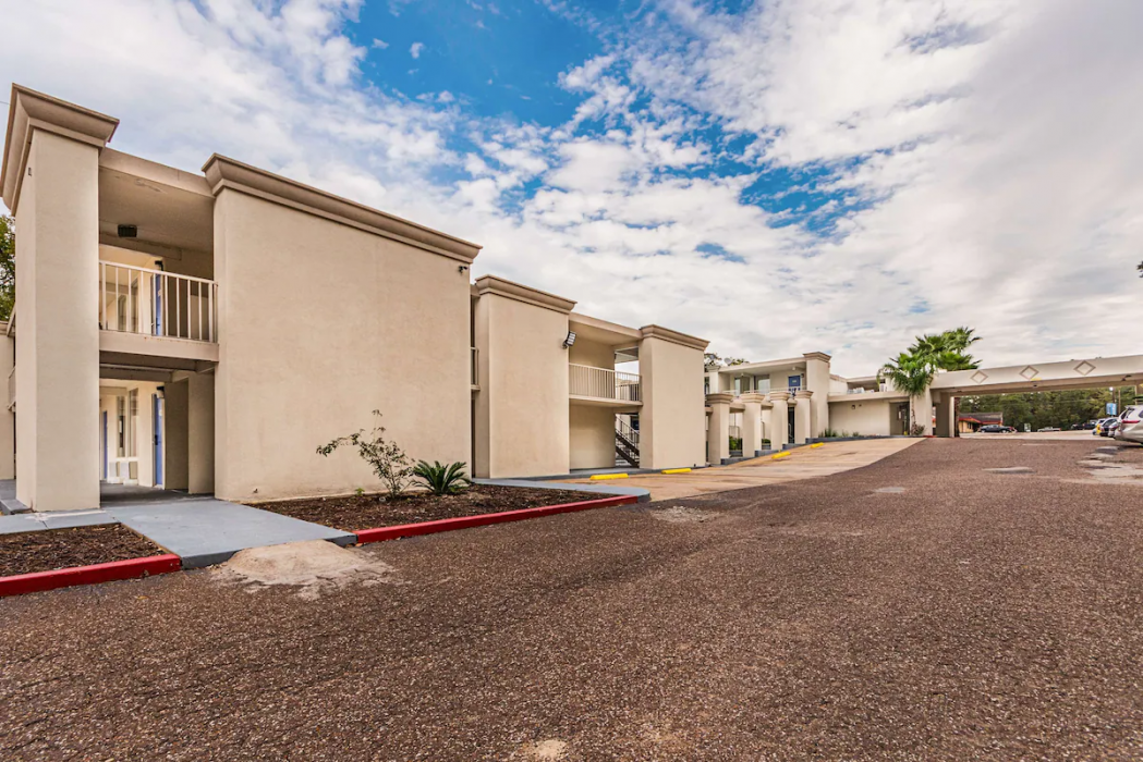 Motel6 Cleveland, TX in CLEVELAND - TX