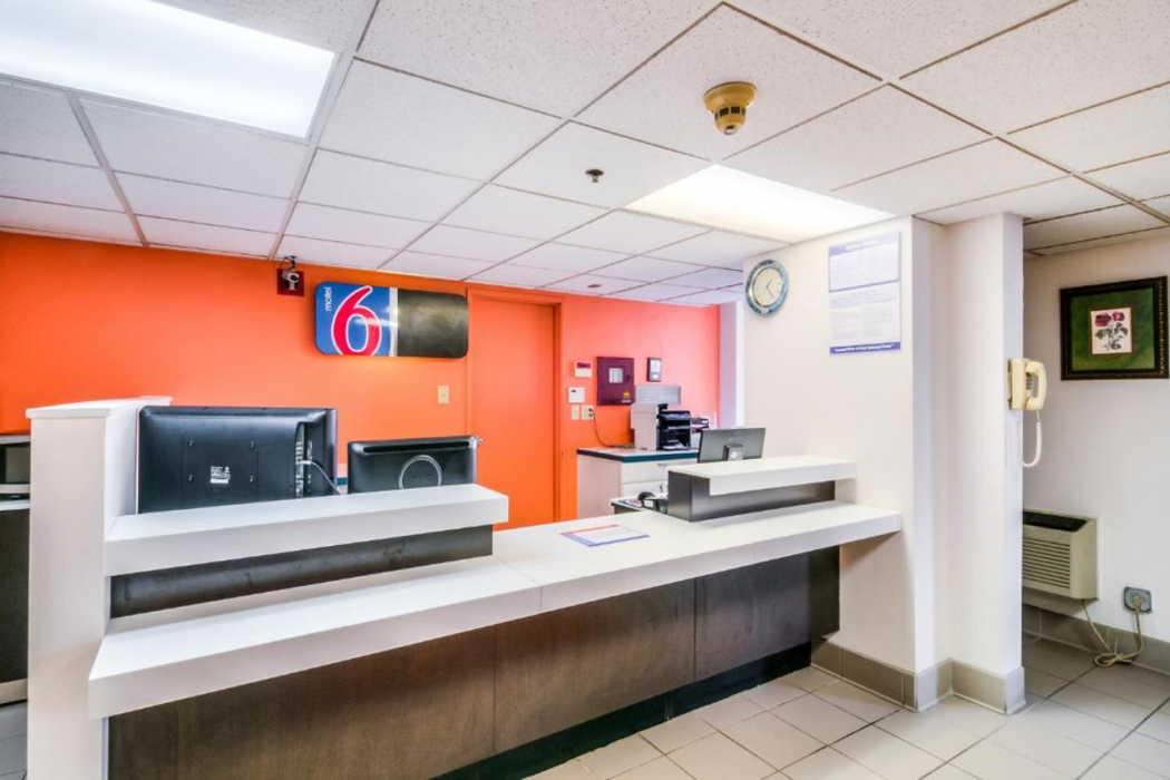 Lobby at Motel6 Lansing, IL - Chicago South, LANSING - IL