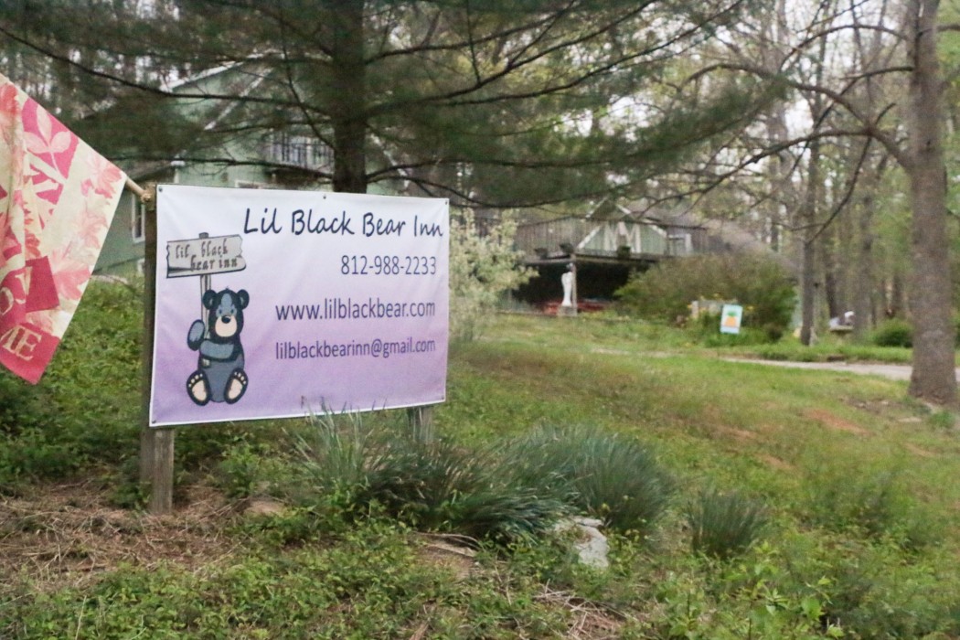 Lil Black Bear Inn 1/74