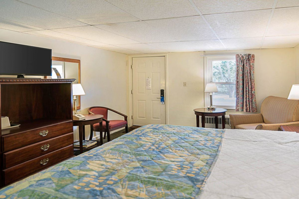 Econo Lodge Westminster, MA 10/36
