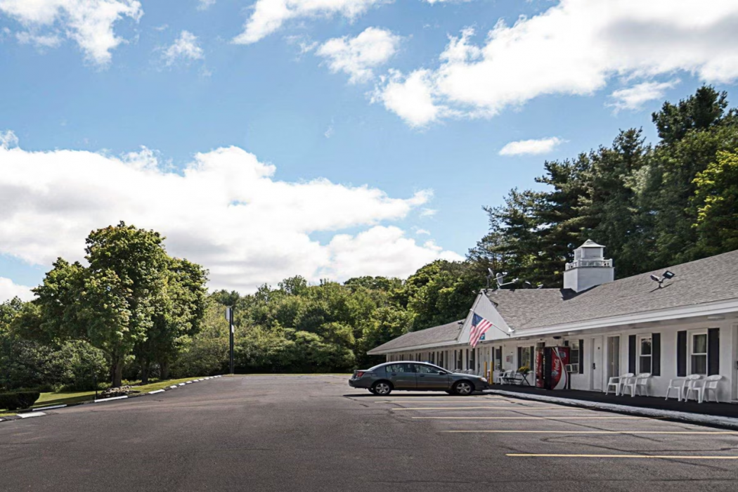 Econo Lodge Westminster, MA 2/36