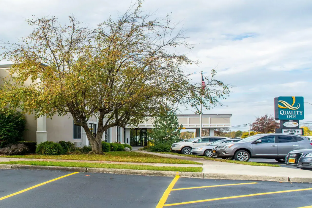 Quality Inn Geneseo 3/33