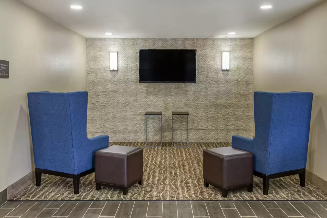 Comfort Inn & Suites Spring Lake - Fayetteville near Fort Bragg 4/26