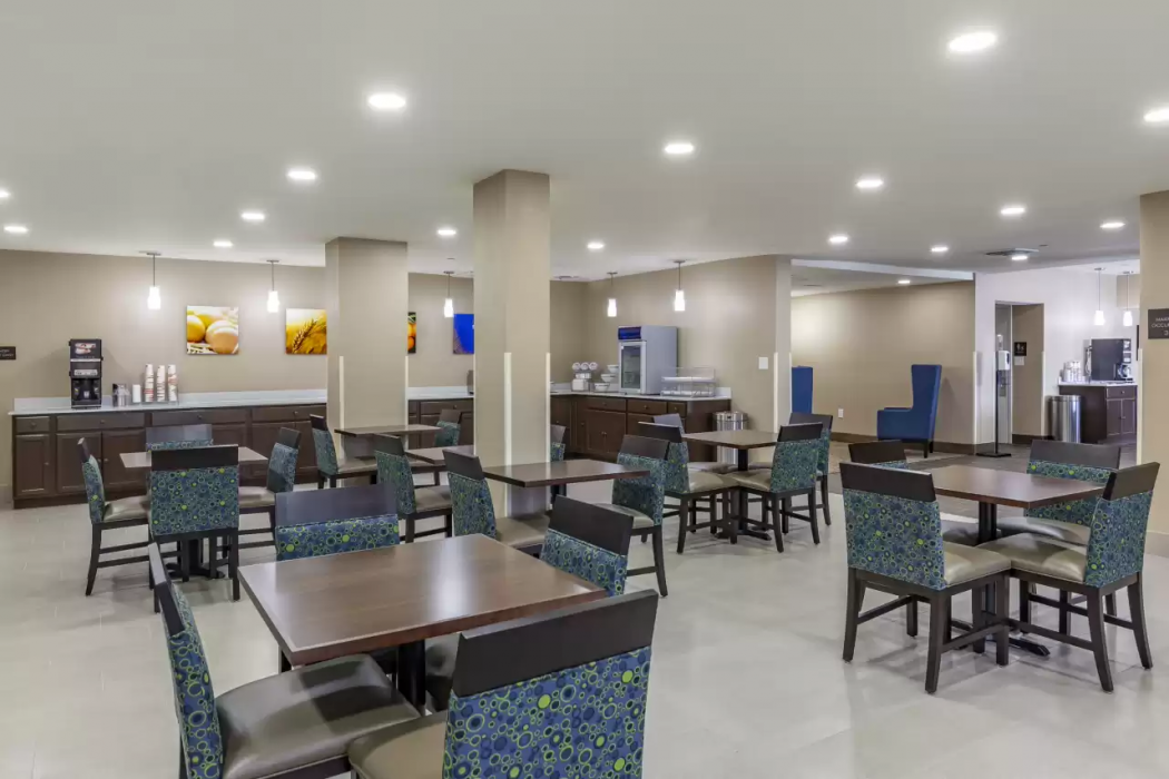 Comfort Inn & Suites Spring Lake - Fayetteville near Fort Bragg 15/26