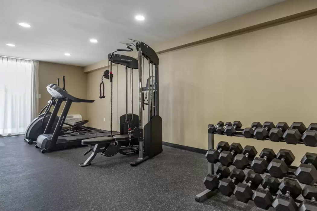 Comfort Inn & Suites Spring Lake - Fayetteville near Fort Bragg 16/26