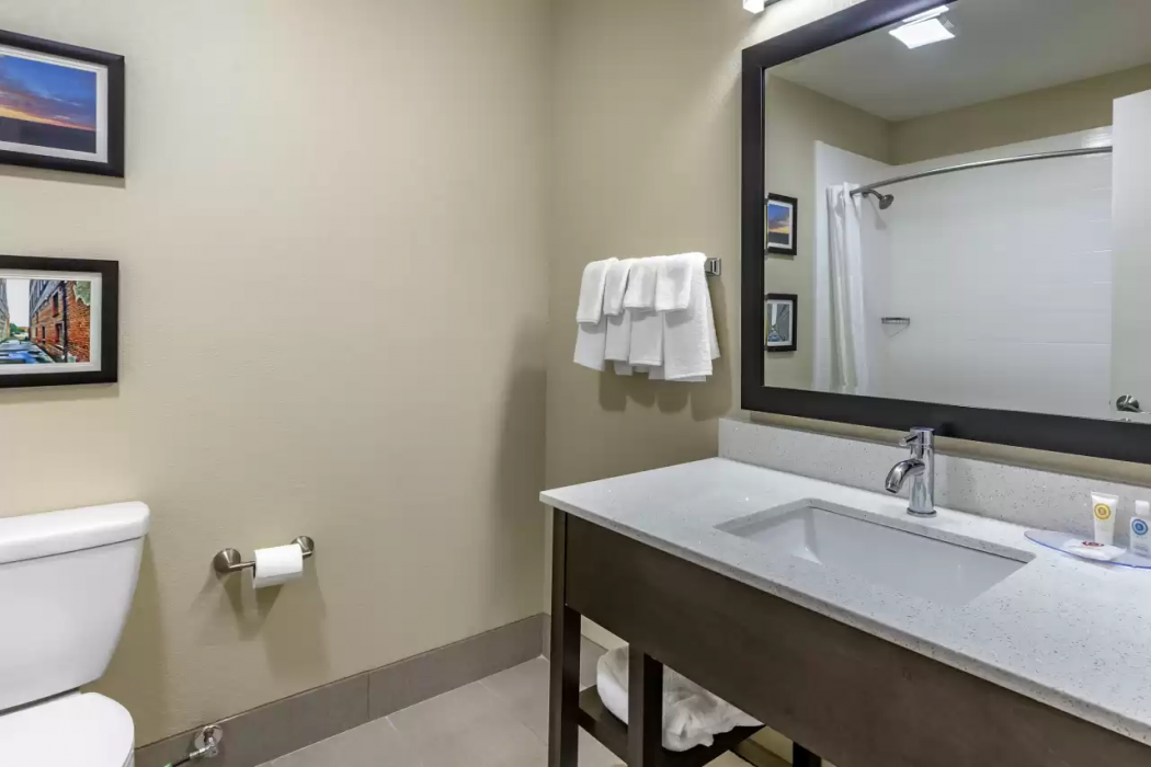 Comfort Inn & Suites Spring Lake - Fayetteville near Fort Bragg 12/26