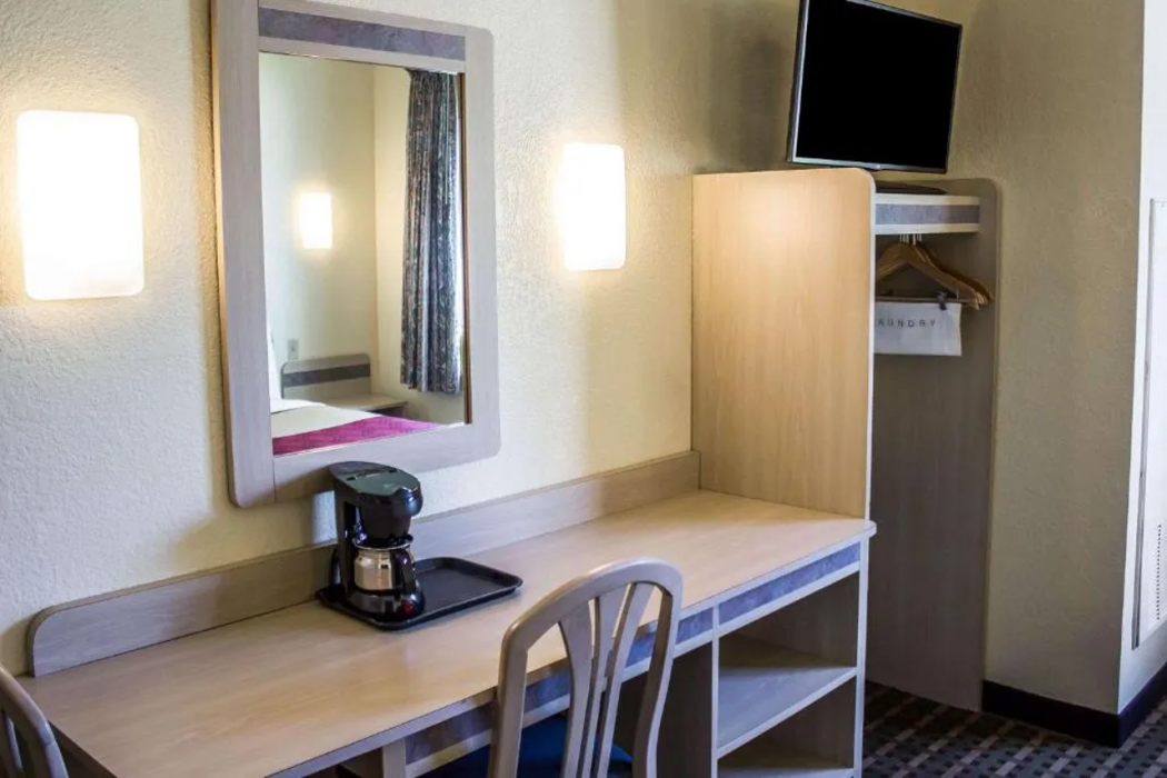 Econo Lodge Meadville PA 9/22