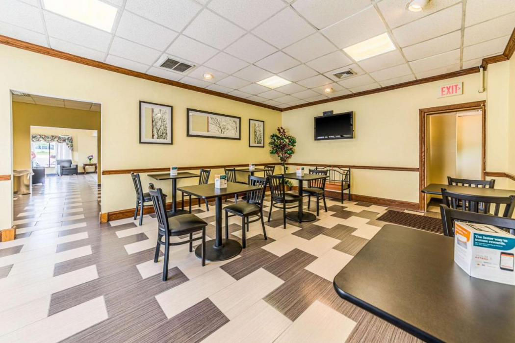 Knights Inn Montgomeryville 15/18