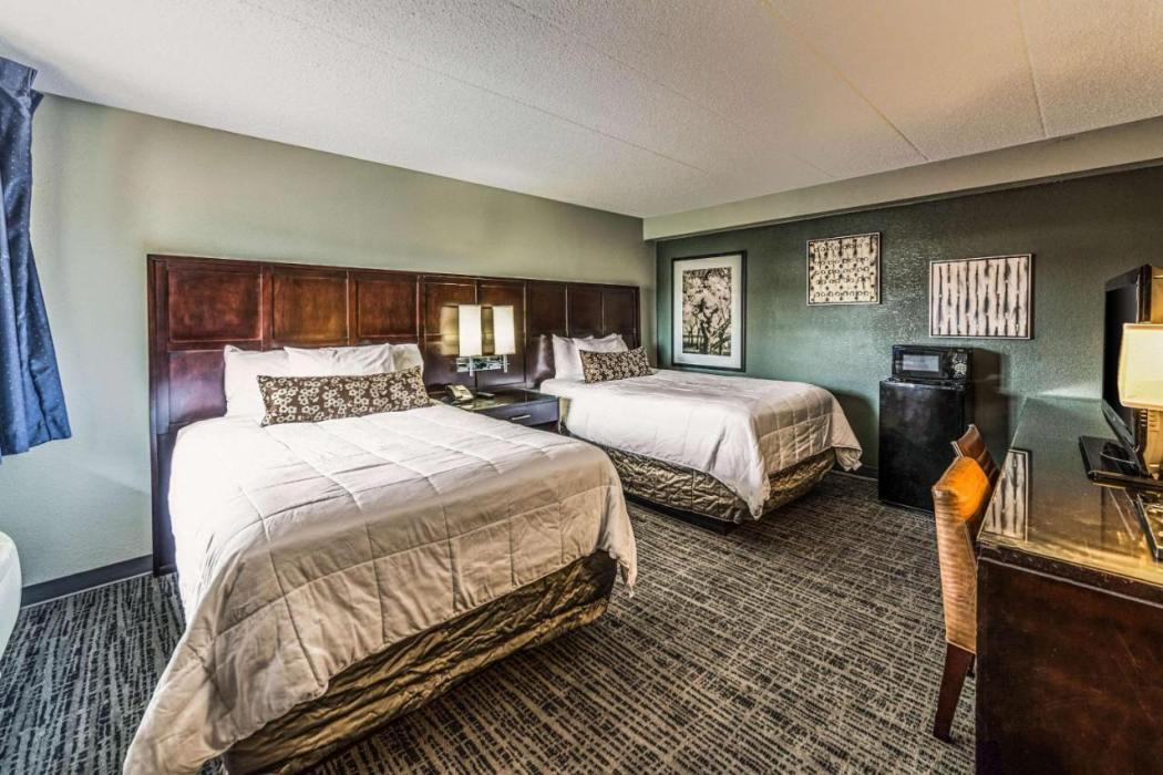 Knights Inn Montgomeryville 13/18