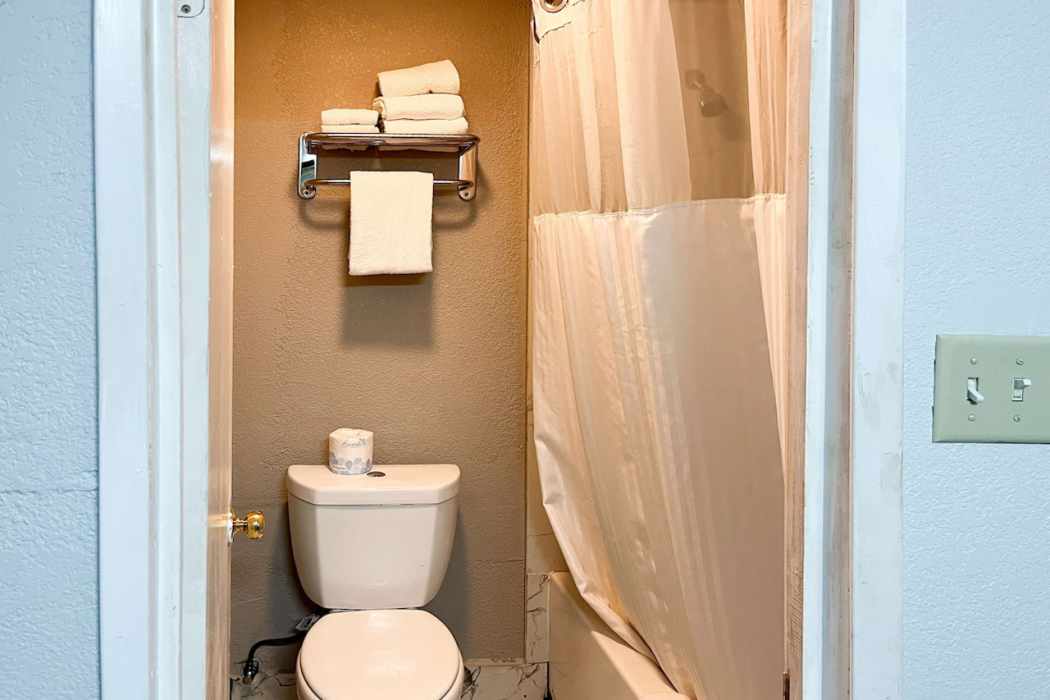 Studio6 Suites Delano, CA 20/40