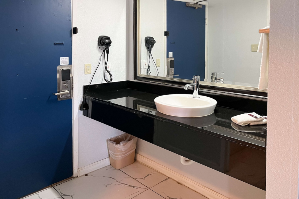 Studio6 Suites Delano, CA 19/40