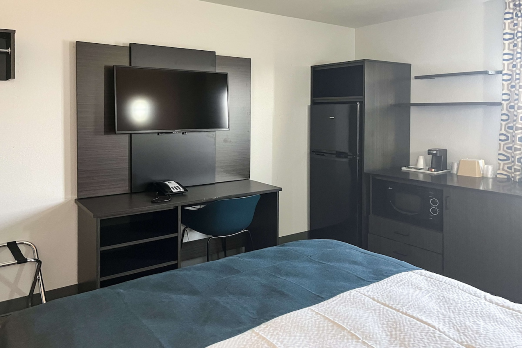 Studio6 Suites Delano, CA 17/40