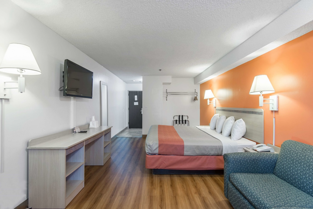 Motel6 Lawrence, KS 13/38