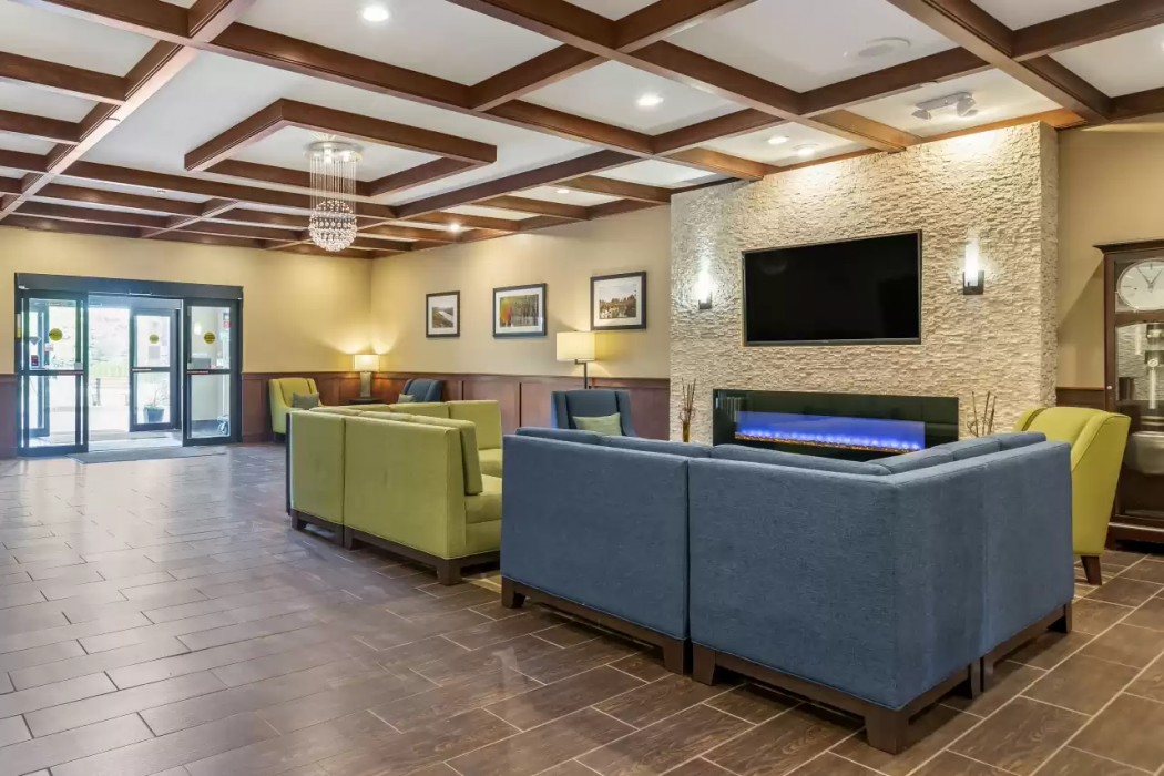 Comfort Suites Grand Rapids North 4/30