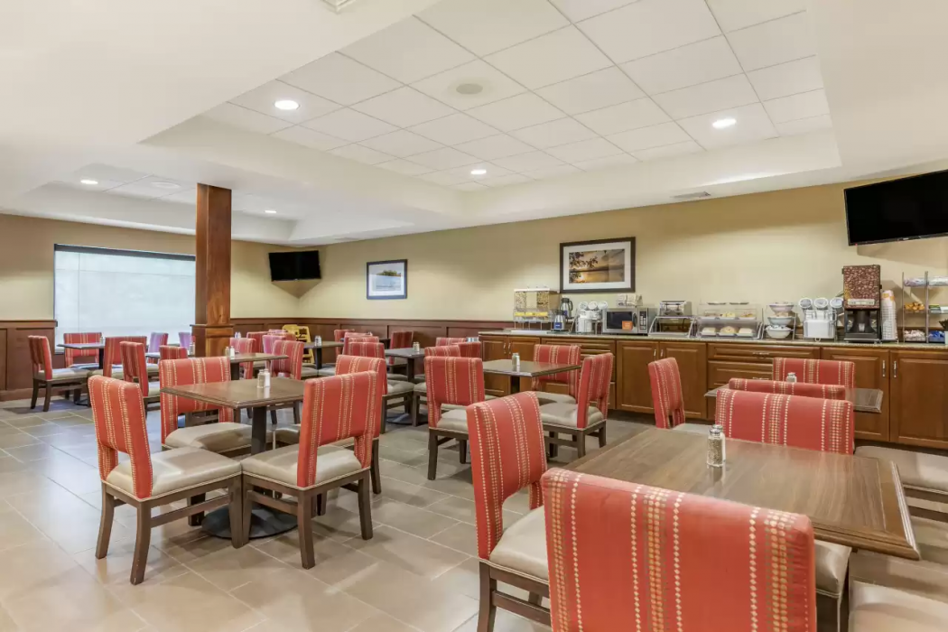Comfort Suites Grand Rapids North 19/30