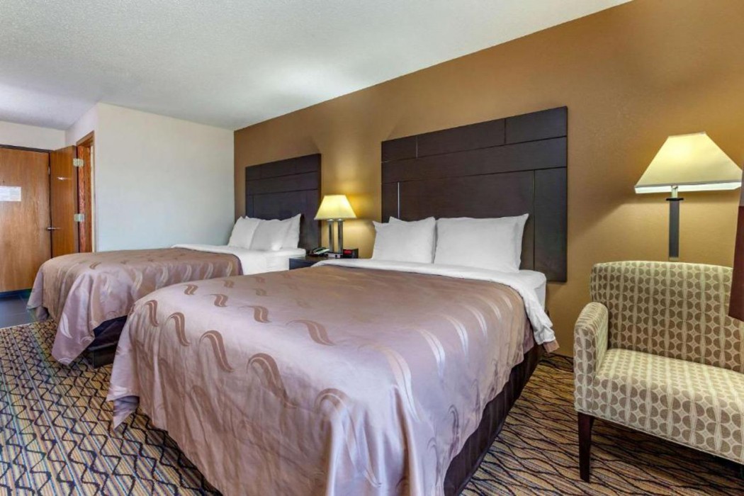Quality Inn New London, WI 12/27
