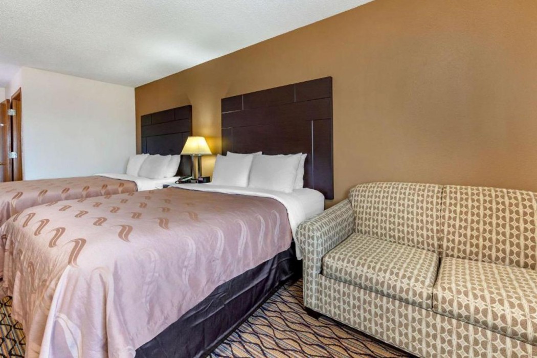 Quality Inn New London, WI 13/27