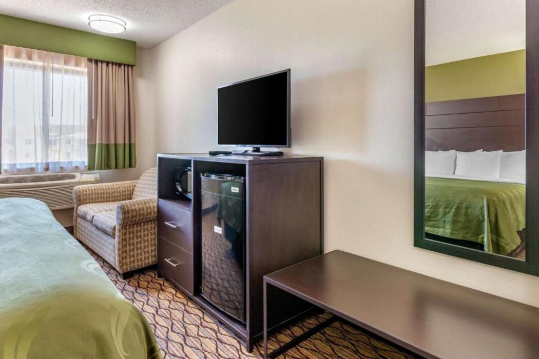 Quality Inn New London, WI 11/27