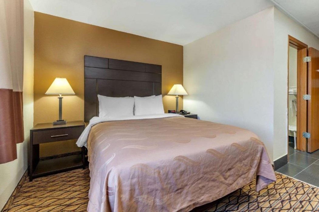 Quality Inn New London, WI 7/27