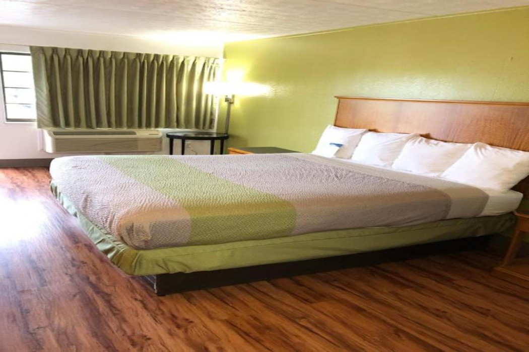 Motel6 Parkersburg, WV 9/39