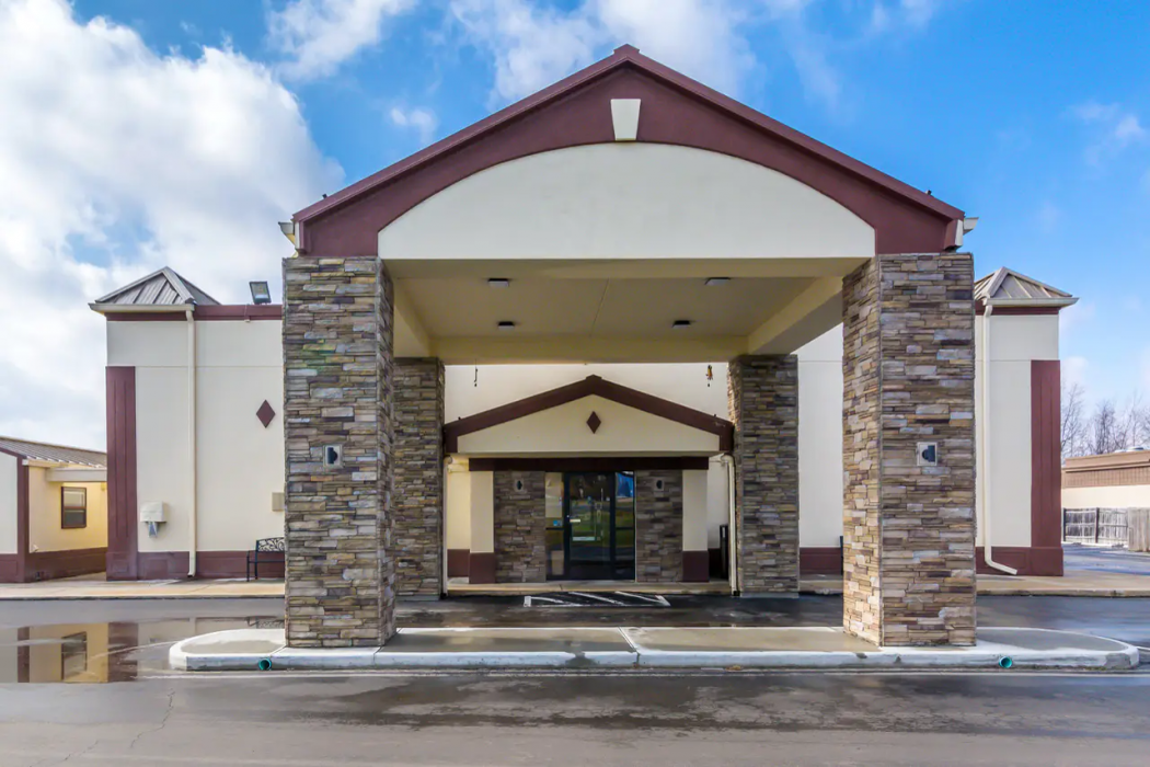 Econo Lodge Cloverdale 6/39
