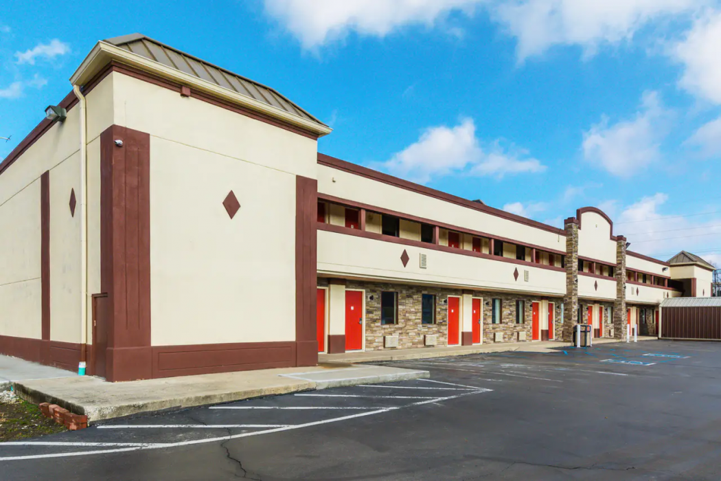Econo Lodge Cloverdale 4/39