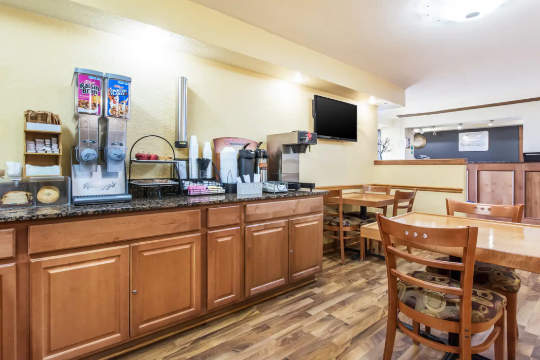 Econo Lodge Cloverdale 30/39