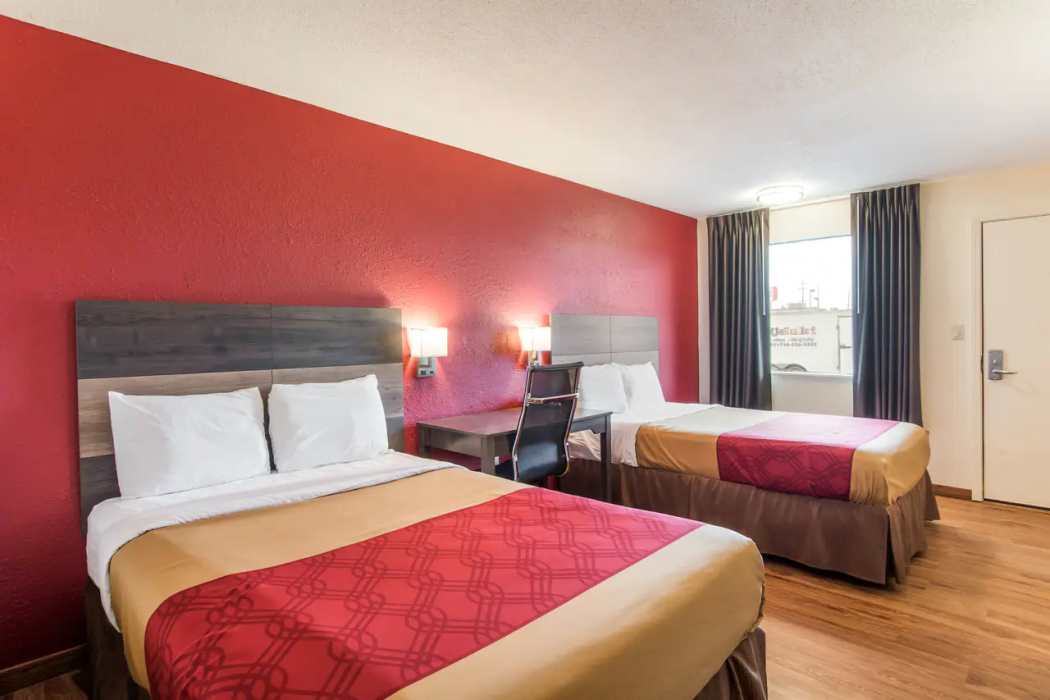 Econo Lodge Cloverdale 24/39
