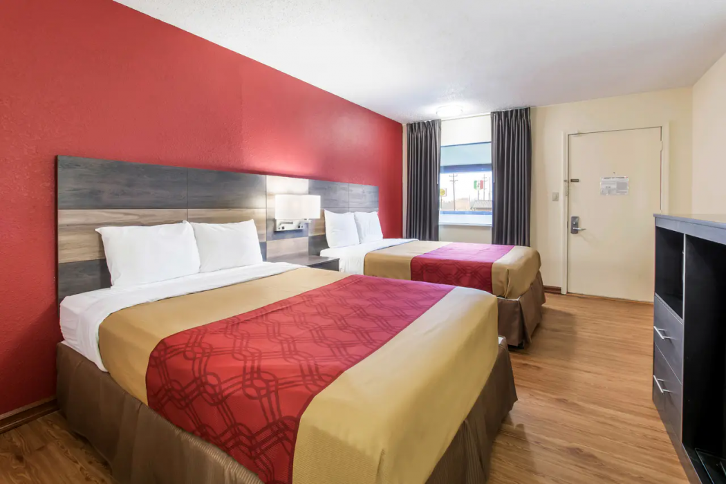 Econo Lodge Cloverdale 22/39
