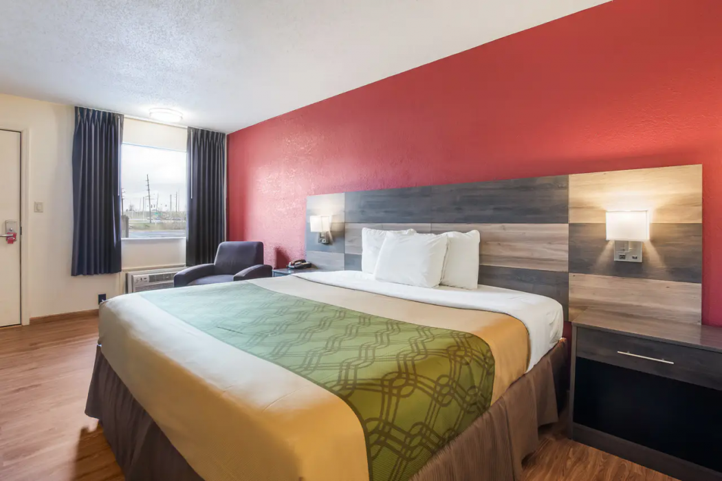 Econo Lodge Cloverdale 21/39