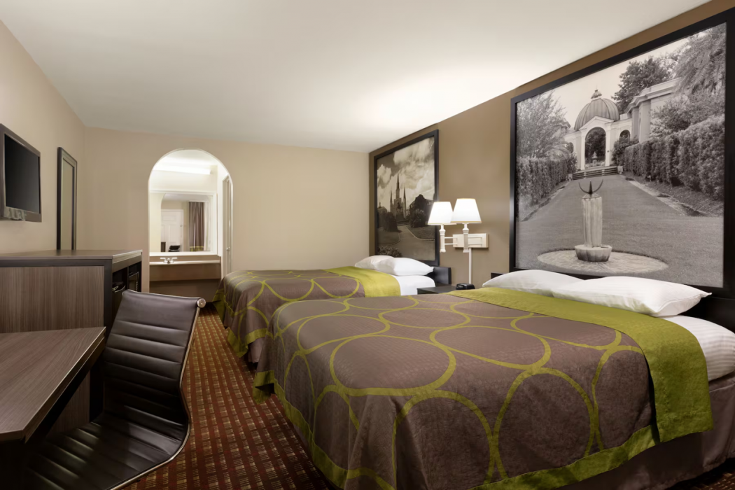 Super 8 By Wyndham Lake Charles Northeast 7/22